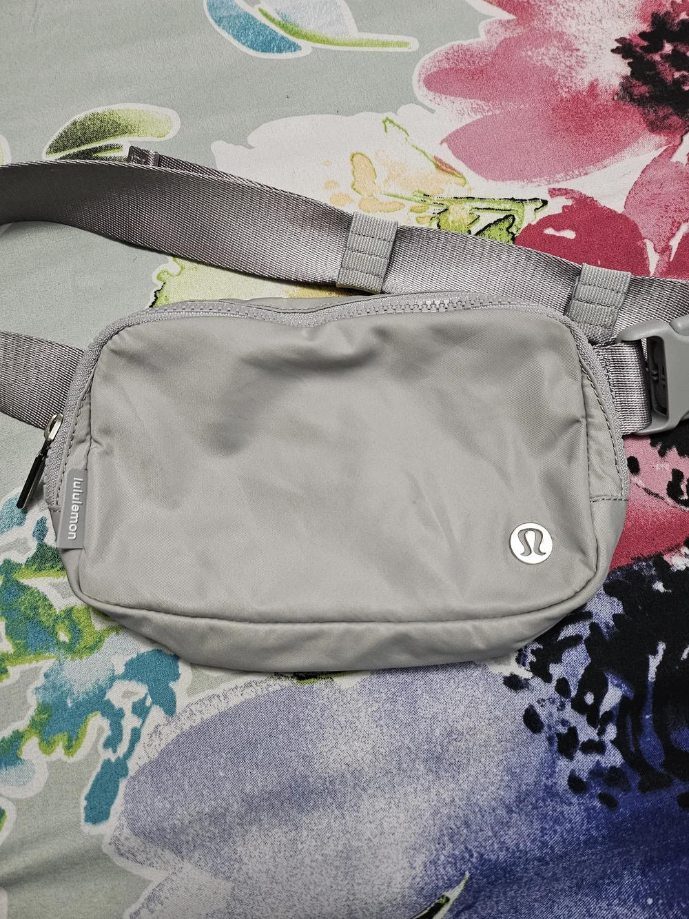 lululemon athletica sleek gray